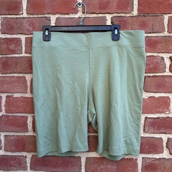 Nike Women's Mid-Rise Bike Shorts sage green 3X NWT - Picture 1 of 5